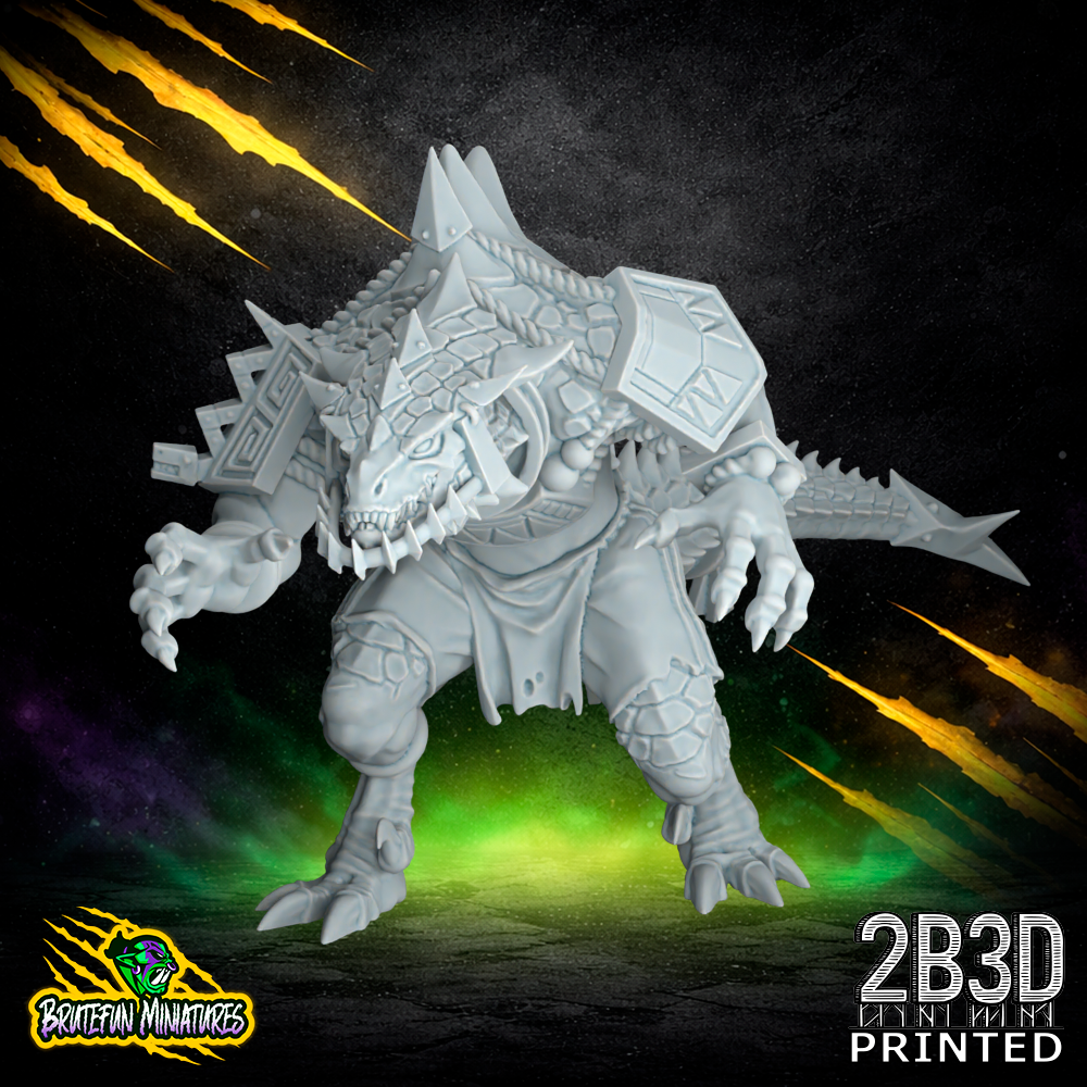 A 32mm high-detail resin Saurus 05 miniature by BruteFun Miniatures, printed by 2B3D. The reptilian warrior features a closed helmet with reinforced armor and is captured in a dynamic, low-slung athletic pose for fantasy football.